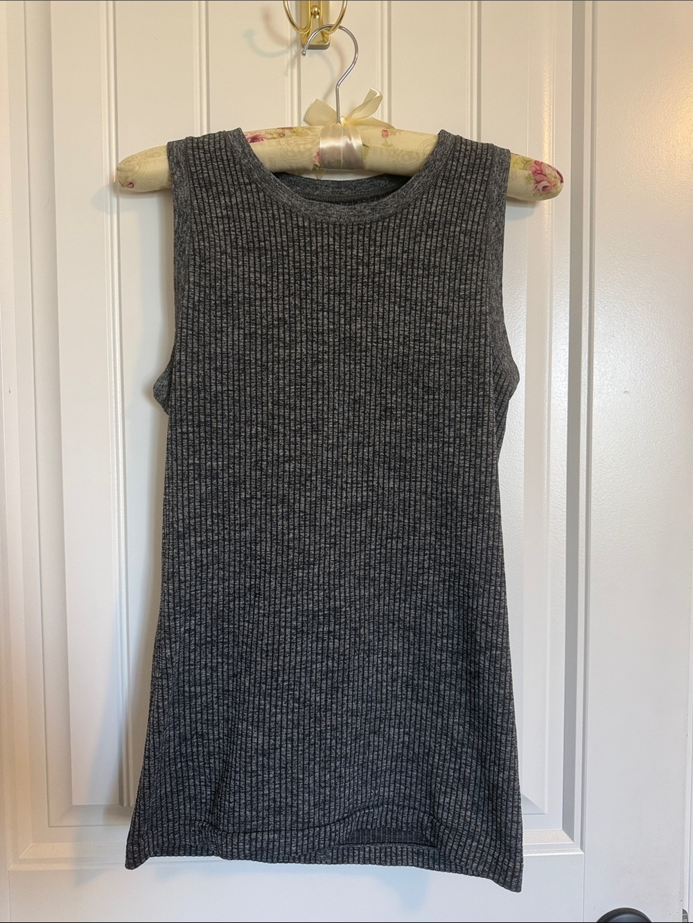 Athleta Ribbed Workout Tank Size S Gray